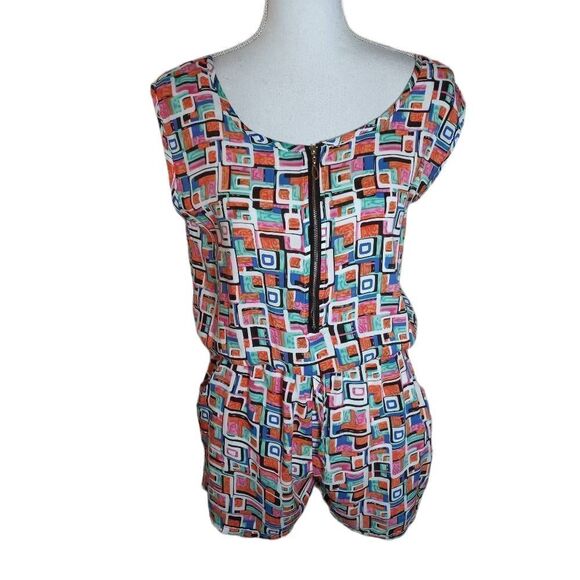 SOHO GIRLS MULTICOLOR GEOMETRIC PRINT ROMPER SZ.S EUC - Picture 1 of 7